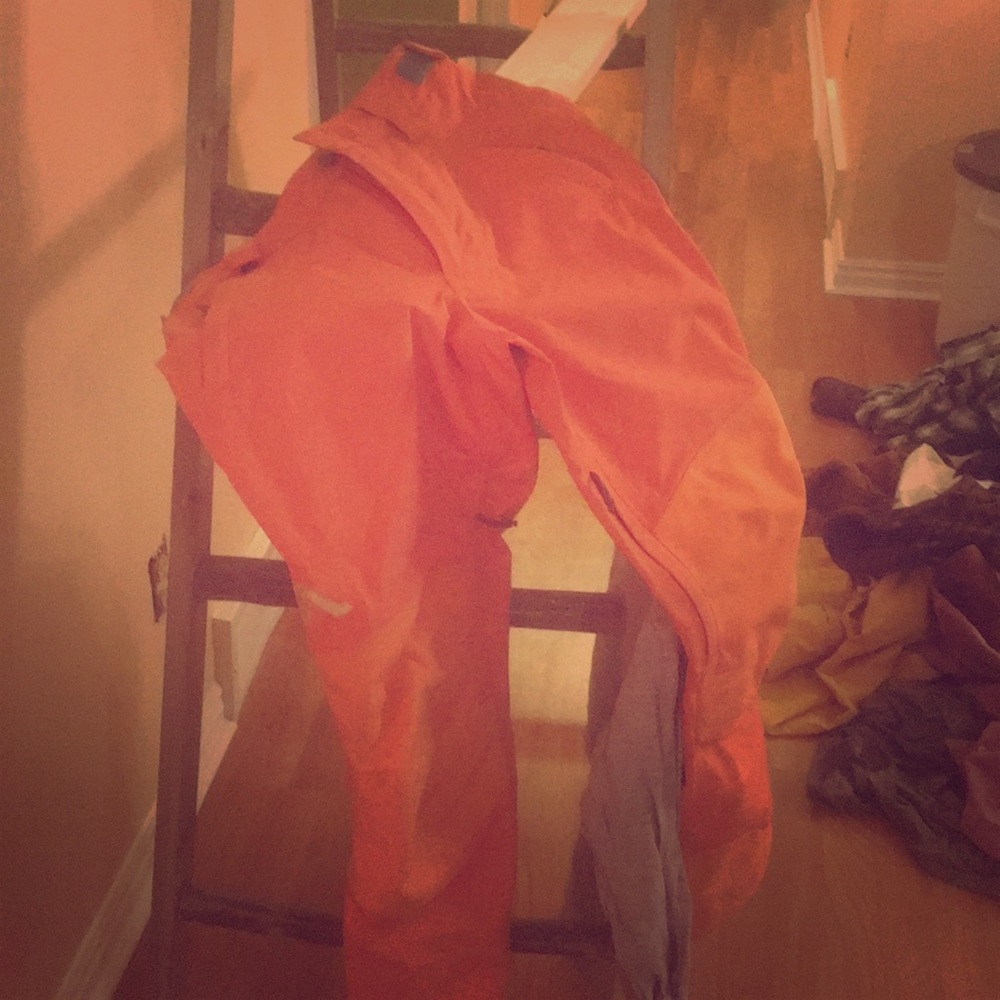 Women’s medium salmon colored ski/boarding pants.